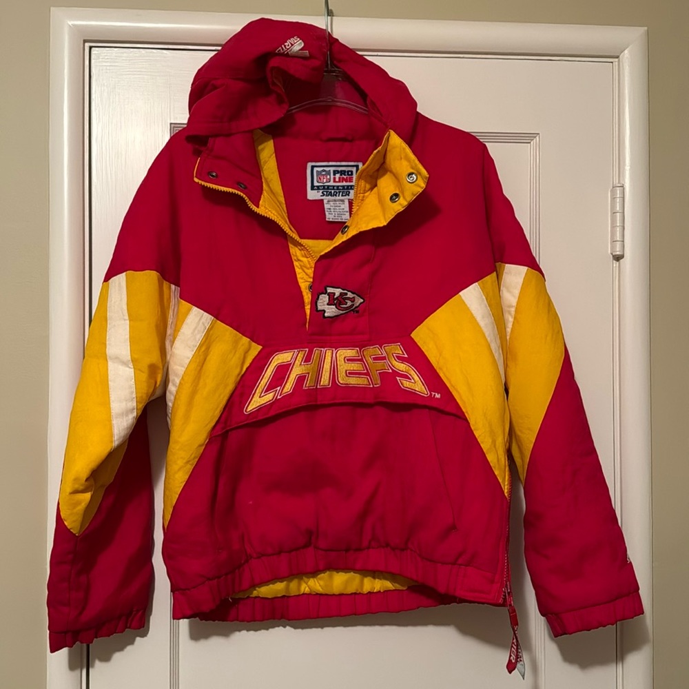 Vintage 90s Kansas City Chiefs Pro Line by Starter Jacket with hood—size Large